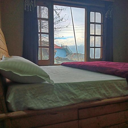 Loghouse At Khajjiar Lake Экстерьер фото