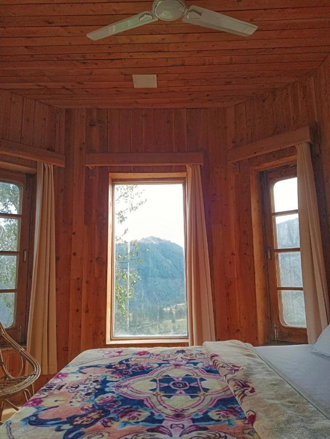 Loghouse At Khajjiar Lake Экстерьер фото